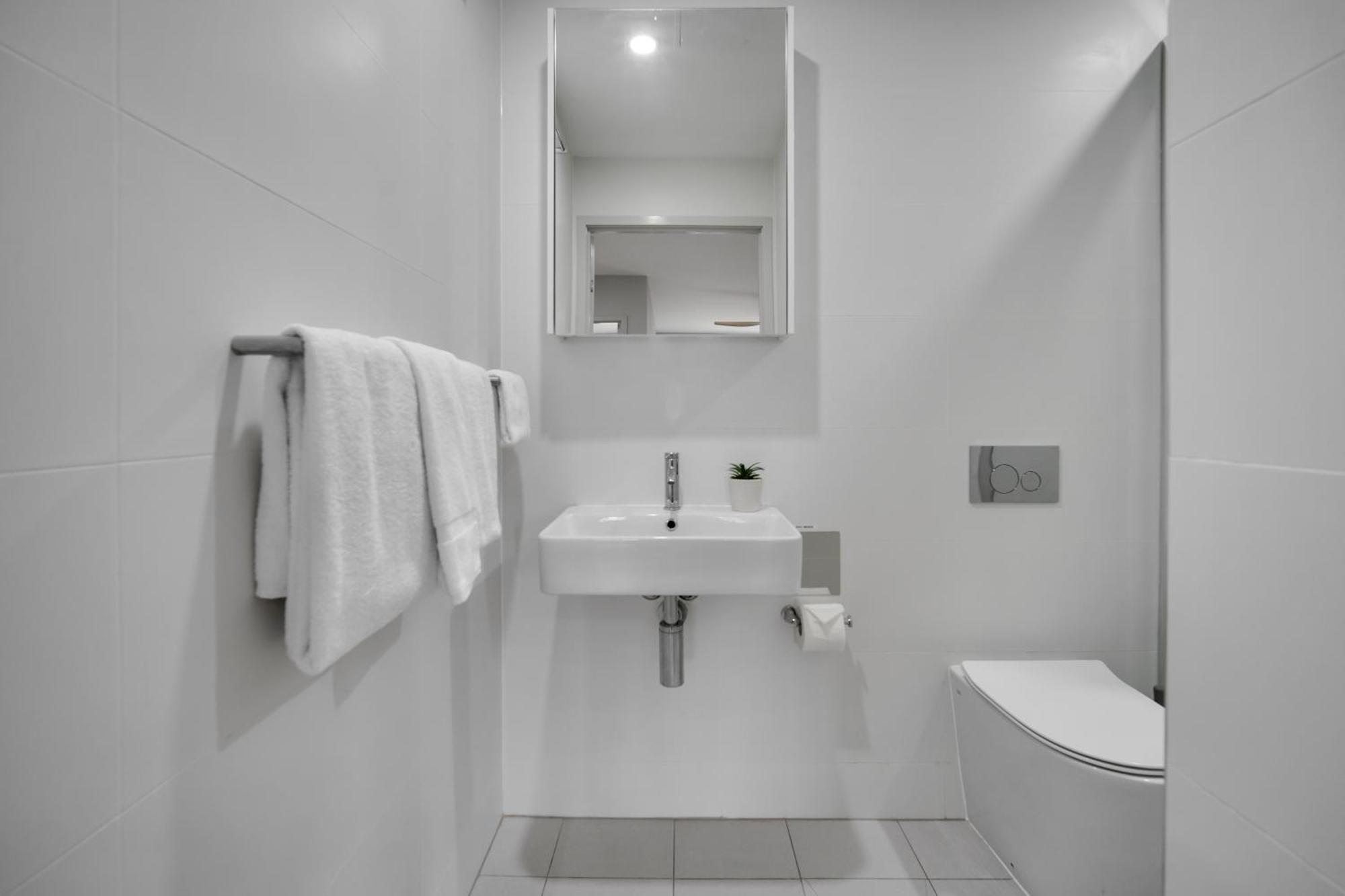 טאונסביל Belmoral Corporate Suites (Adults Only) מראה חיצוני תמונה