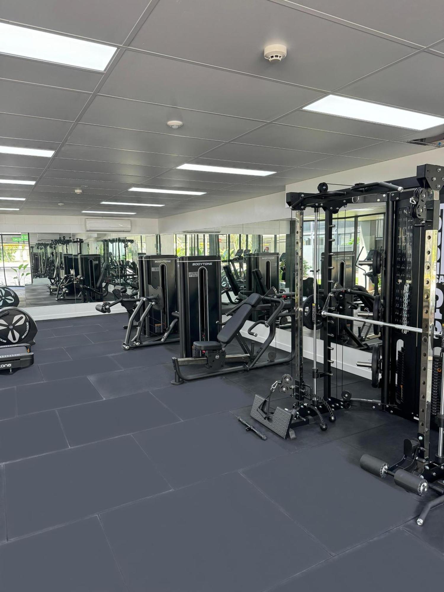 טאונסביל Belmoral Corporate Suites (Adults Only) מראה חיצוני תמונה